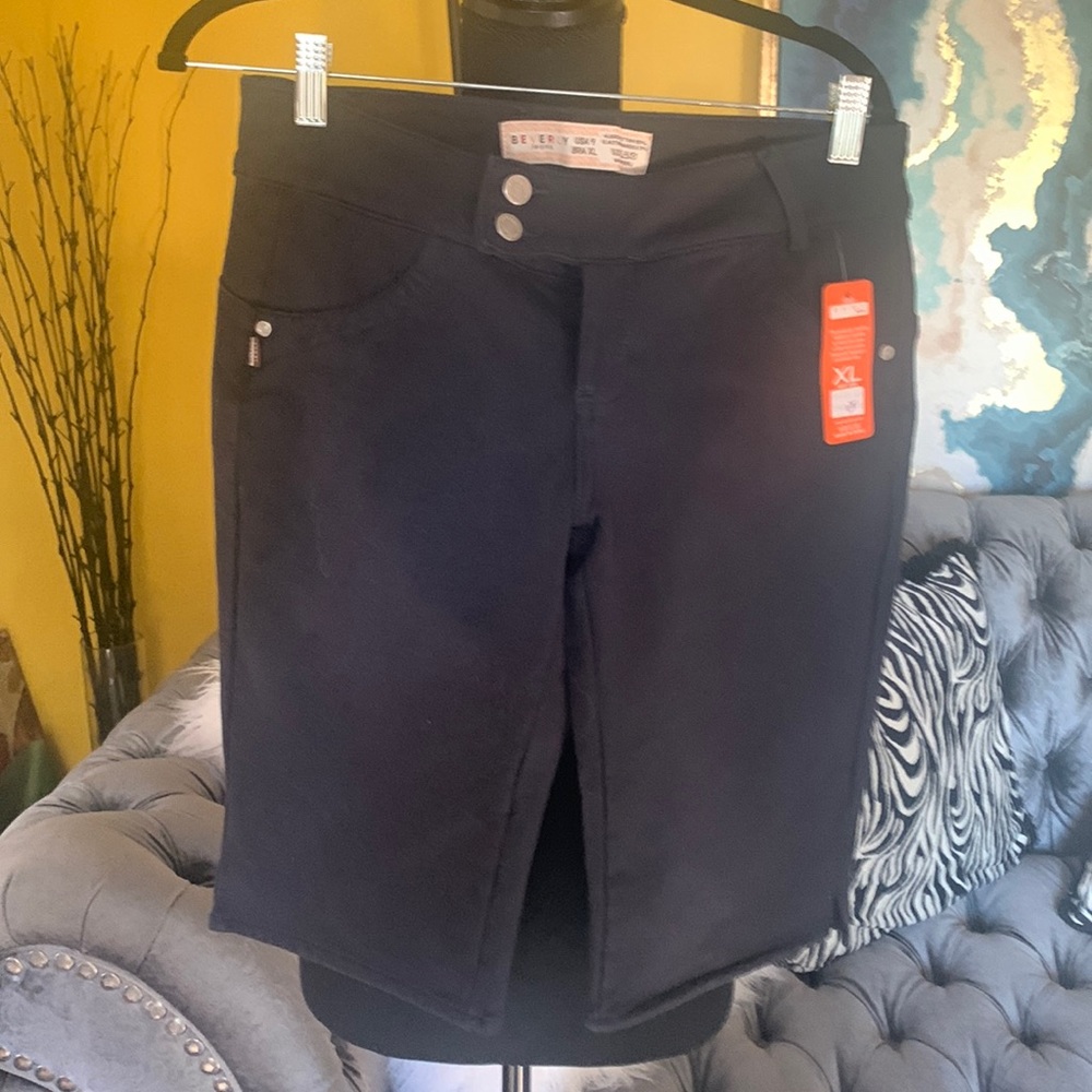 Beverly navy blue shorts faux pockets